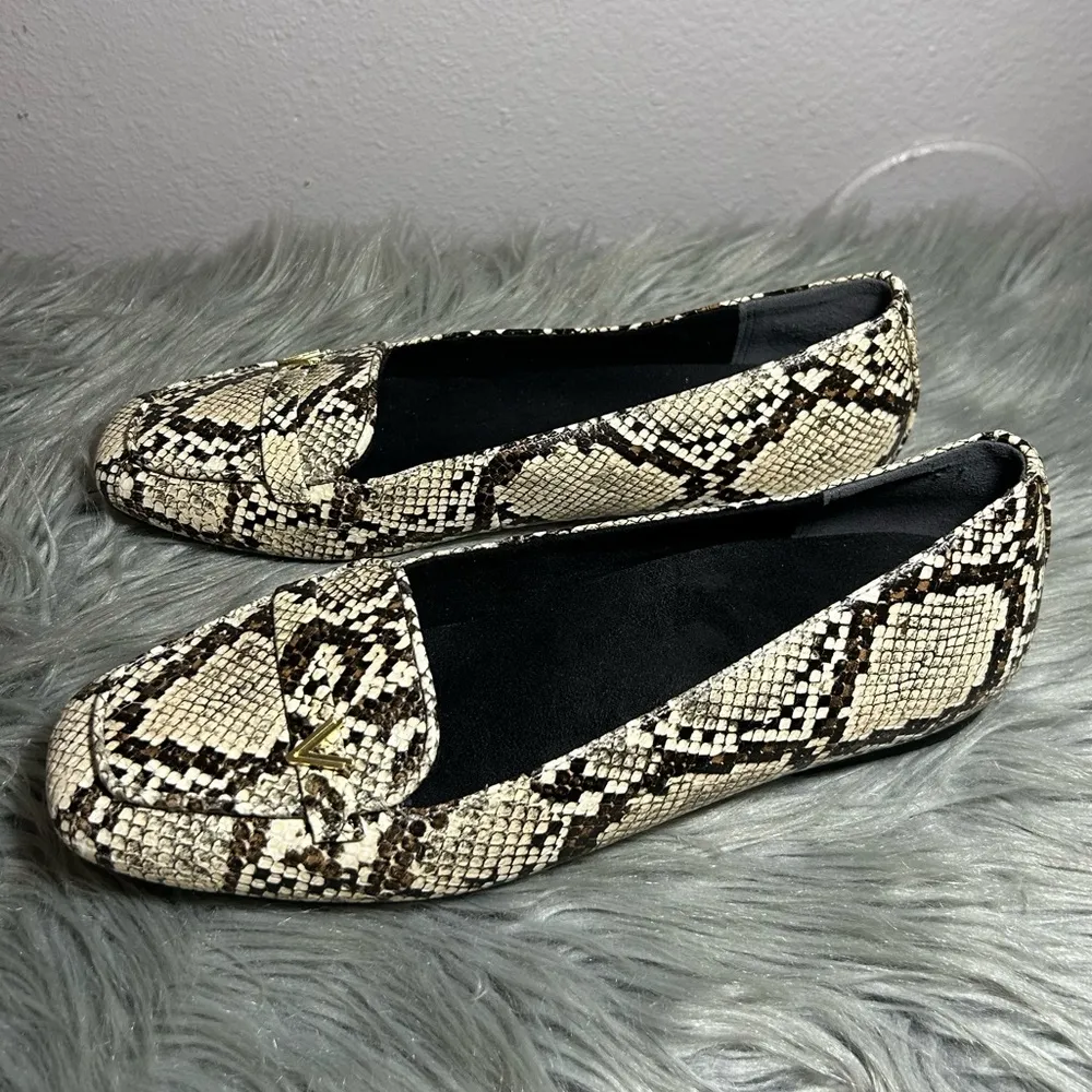 Vionic Hayes Loafer Ivory/Multicolor Snakeskin Patterned Loafers Size 9 - Image 4
