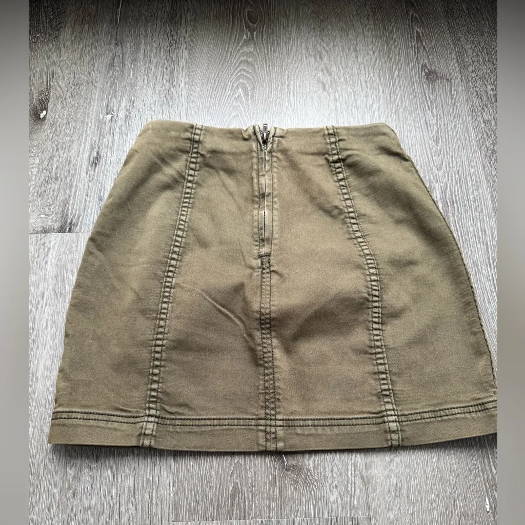 Free People Olive Green Utility Mini Skirt Size 2 - Image 2