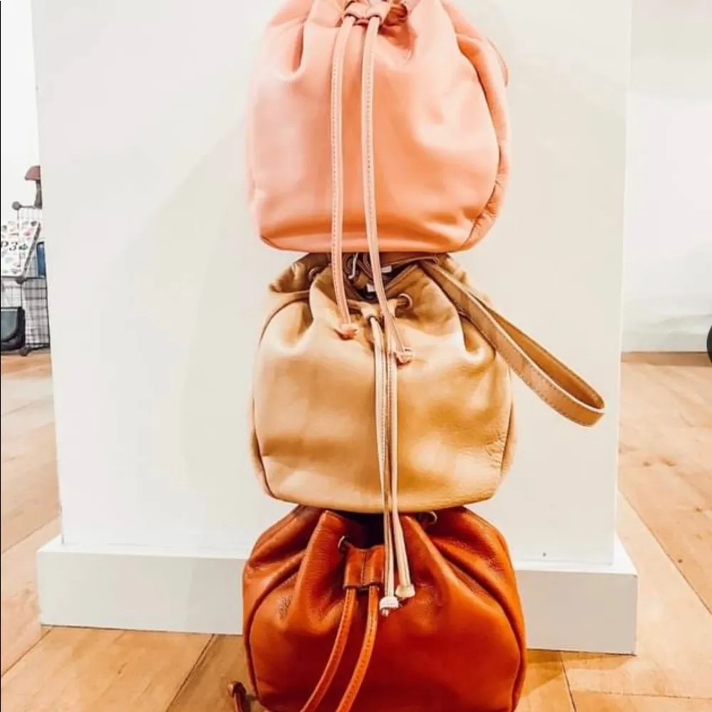 NWT Esperos Soho Leather Bucket Bag- Tan - Image 2