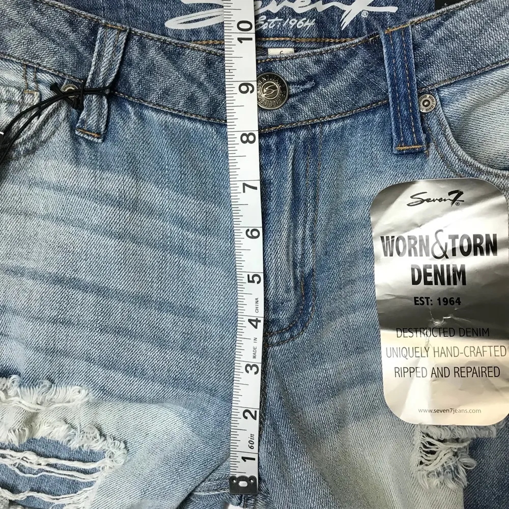 💛Seven7 Worn & Torn Girlfriend Jeans Light Wash 6 - Image 8