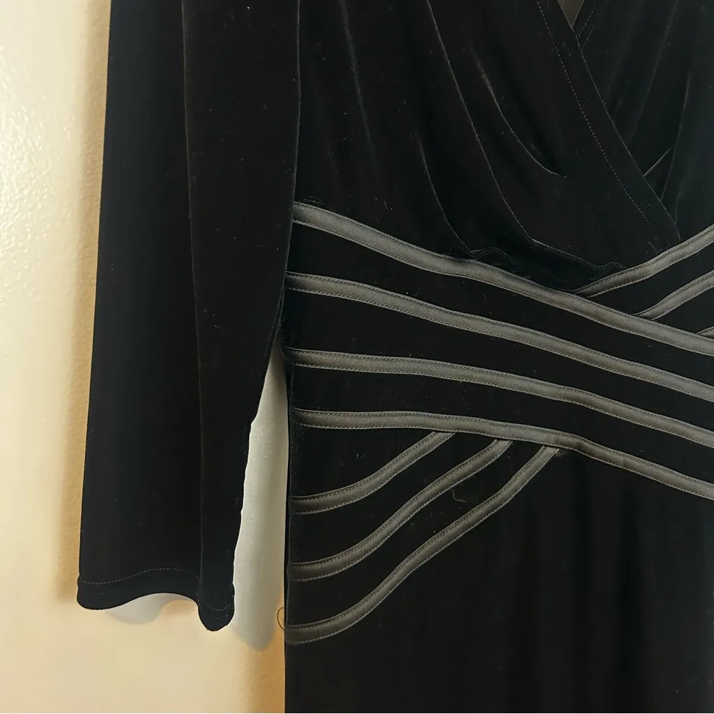 Tadashi Shoji Black Velvet Evening Cocktail Maxi Dress Size Small - Image 4