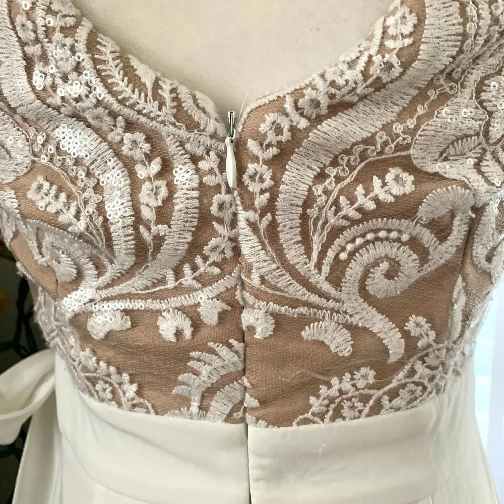 R & M Richards 3/$15  Embroidered Gown in Nude/Ivory *Small Stains* - Image 7