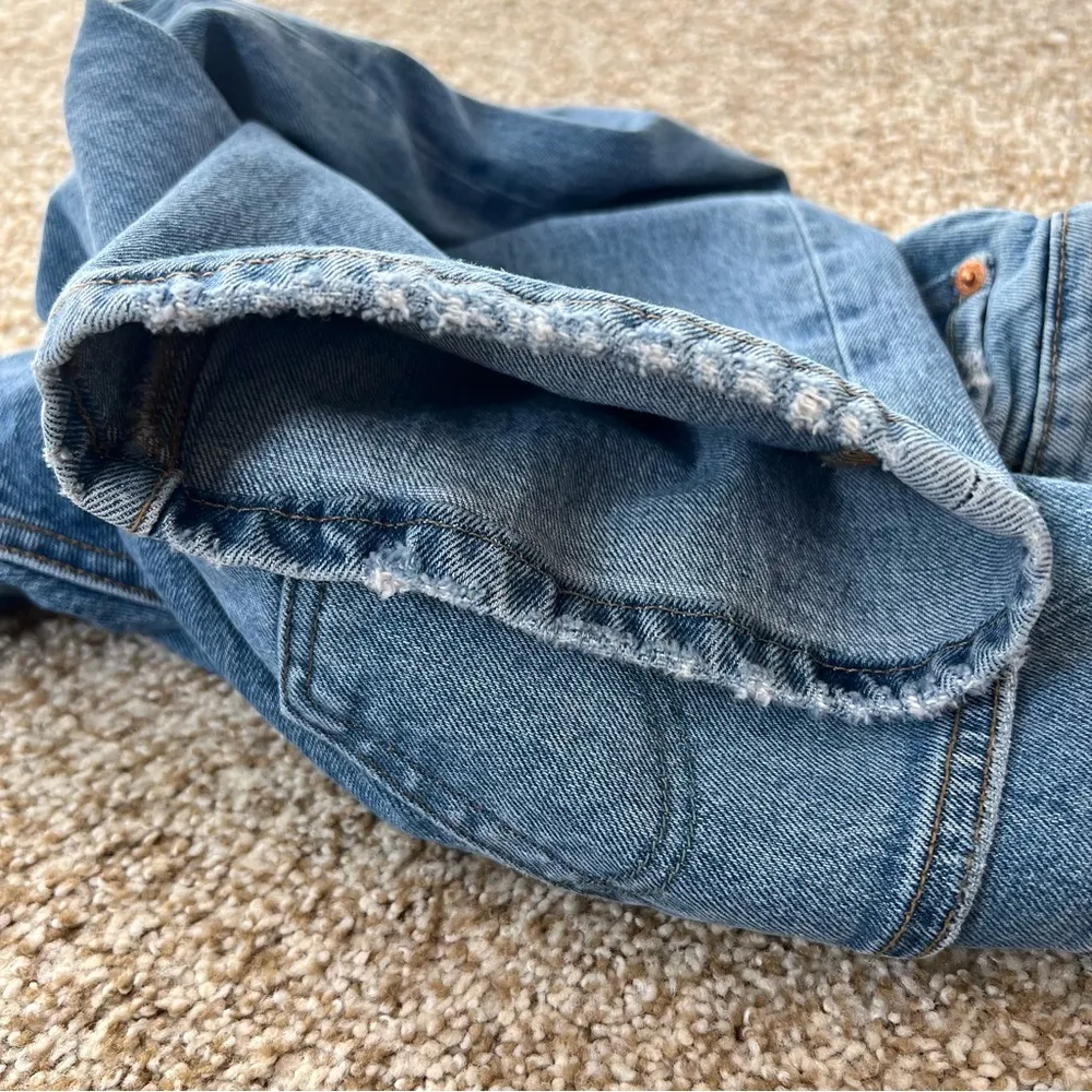 Levi’s Ribcage Straight Jeans Super High Rise 25x27 Light Wash - Image 15