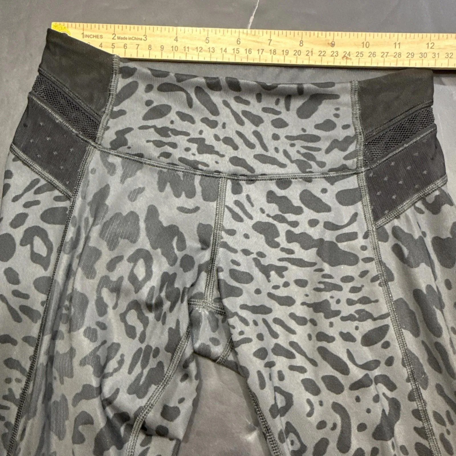 Lululemon Luxtreme Animal Print Athletic Compression Mesh Running Crop Leggings Black Size 4 - Image 7