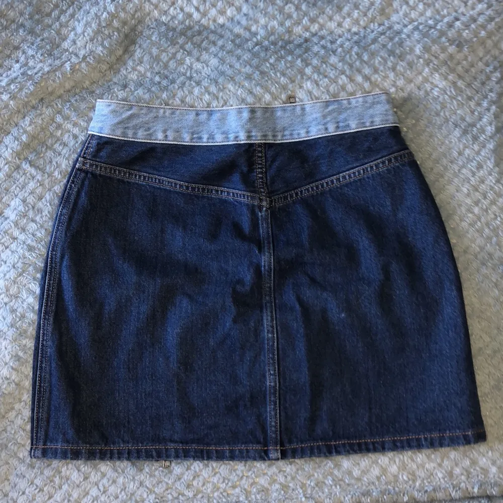 colorblock denim mini skirt with 2 zippers - Image 3