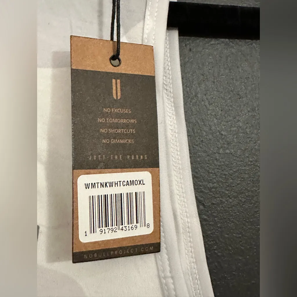 NWT Women's NOBULL Camo Muscle Tank - XL - White Camo - Image 5