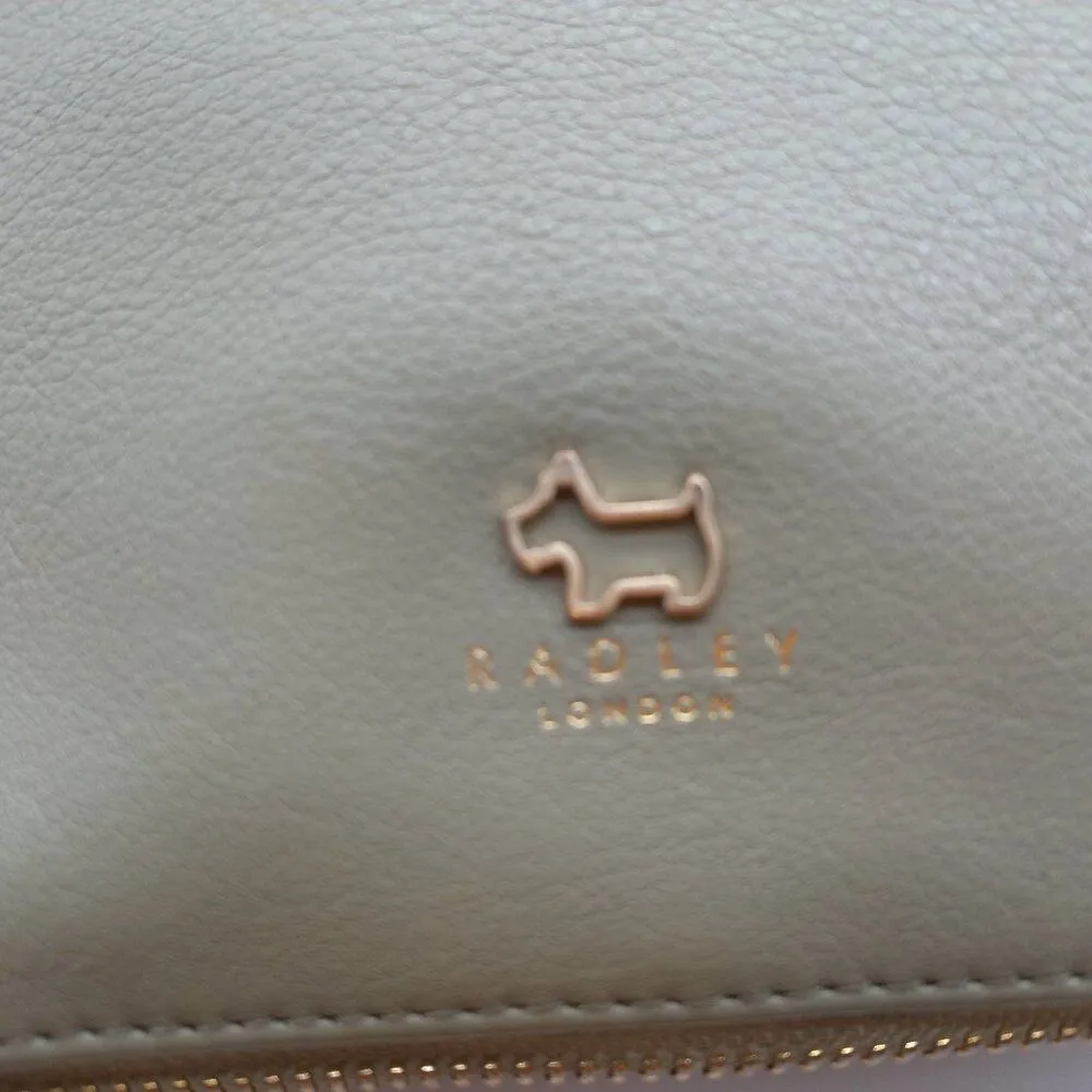 RADLEY LONDON Bovine Leather, Crossbody Purse, Multiple Pockets, Adjustable Drop - Image 5