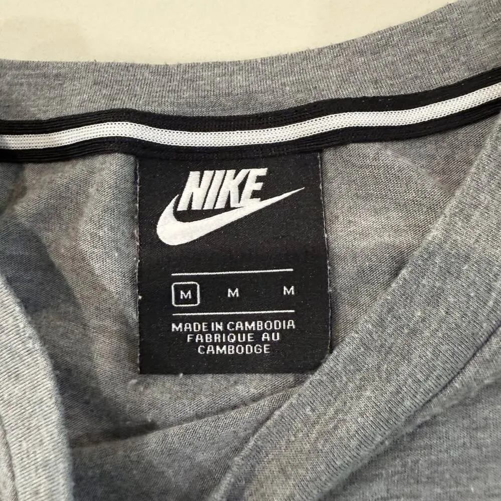 Nike Swoosh Casual Athleisure ShortSleeve T-Shirt Womens Medium Gray Workout Gym - Image 3