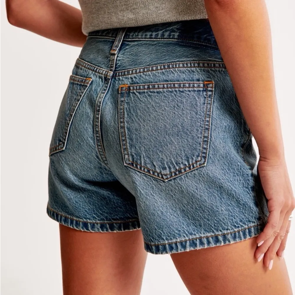 NWT - A&F Low Rise Baggy Short - Image 10