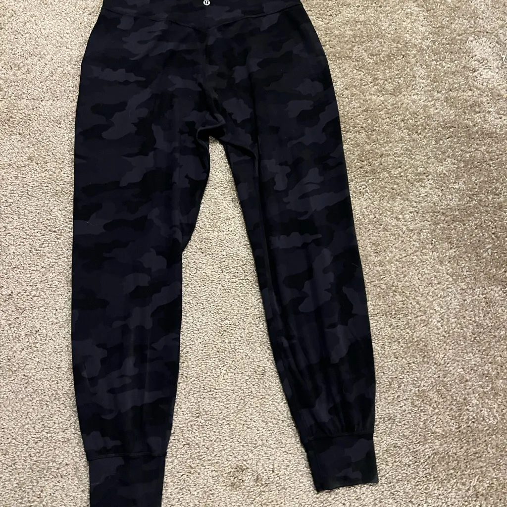 Lululemon align jogger 28” Size 10 heritage 365 camo - Image 5