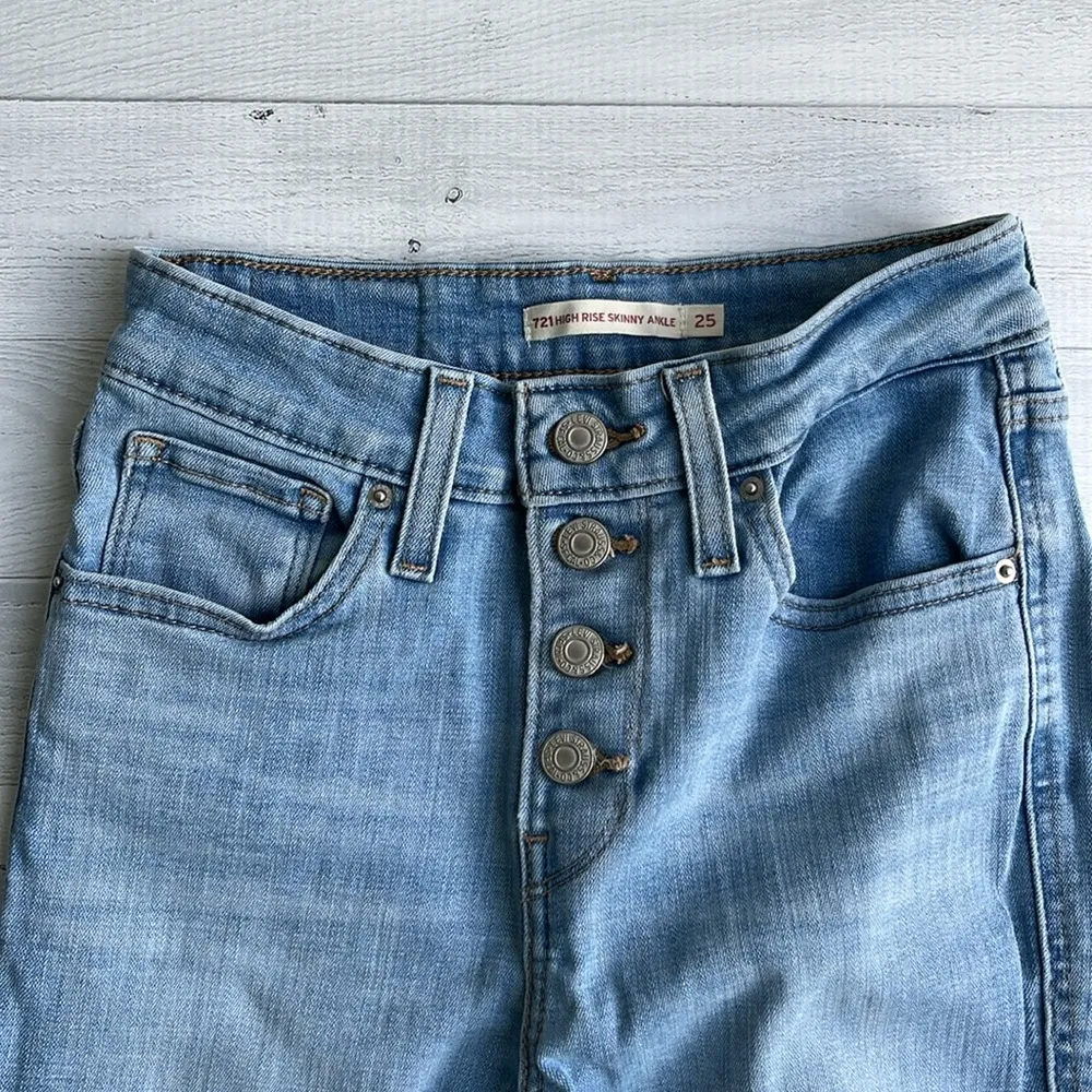 Levi Strauss & Co 721 High Rise Skinny Ankle Light Denim Jeans Size 25 - Image 2