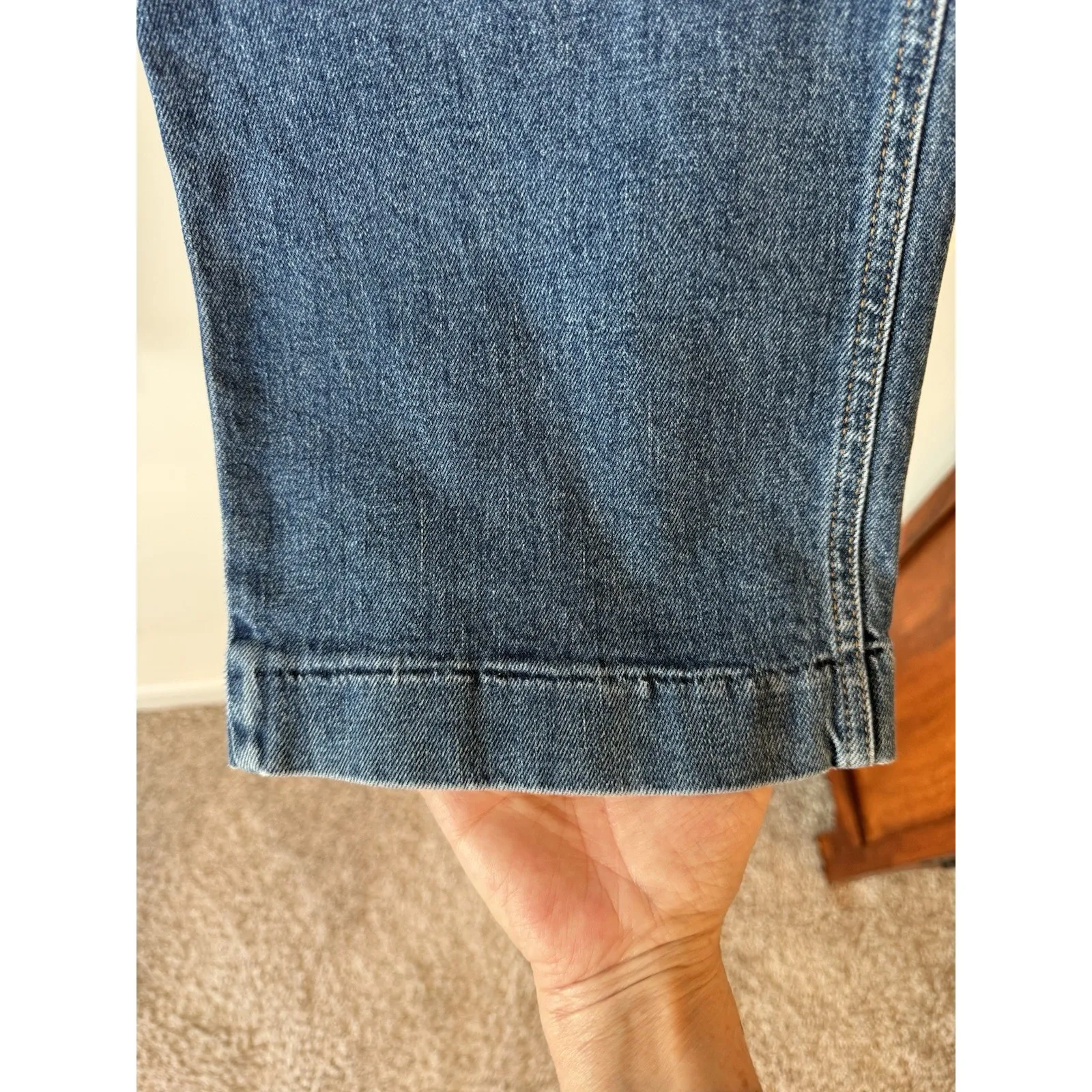 Old Navy Women's Wide Leg Dark Wash Denim Mom Jeans Size 14 Normcore - Image 6