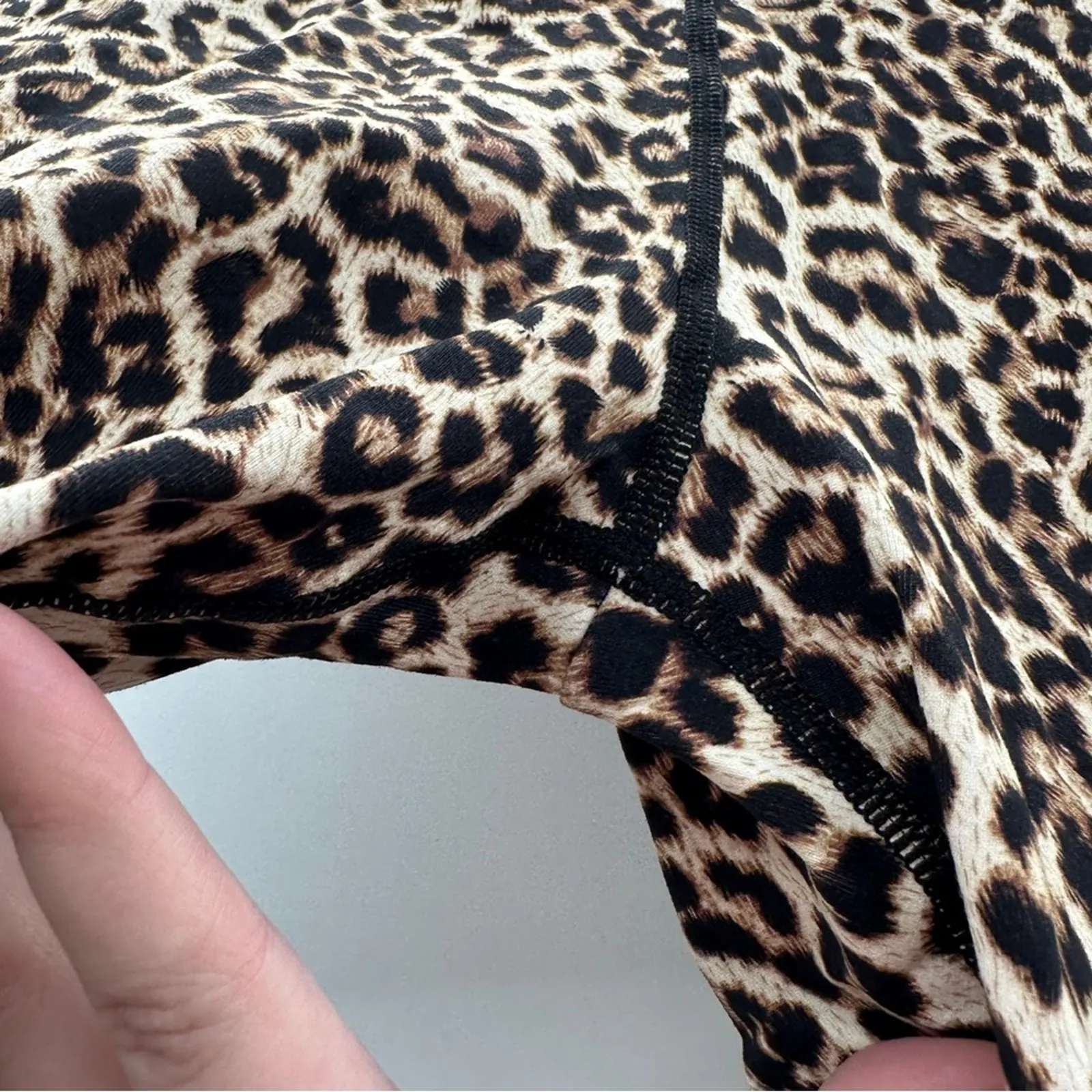 Zyia Active Brilliant‎ Scrunchy Butt High Rise Leopard 7/8 Leggings Sz 8-10 - Image 9