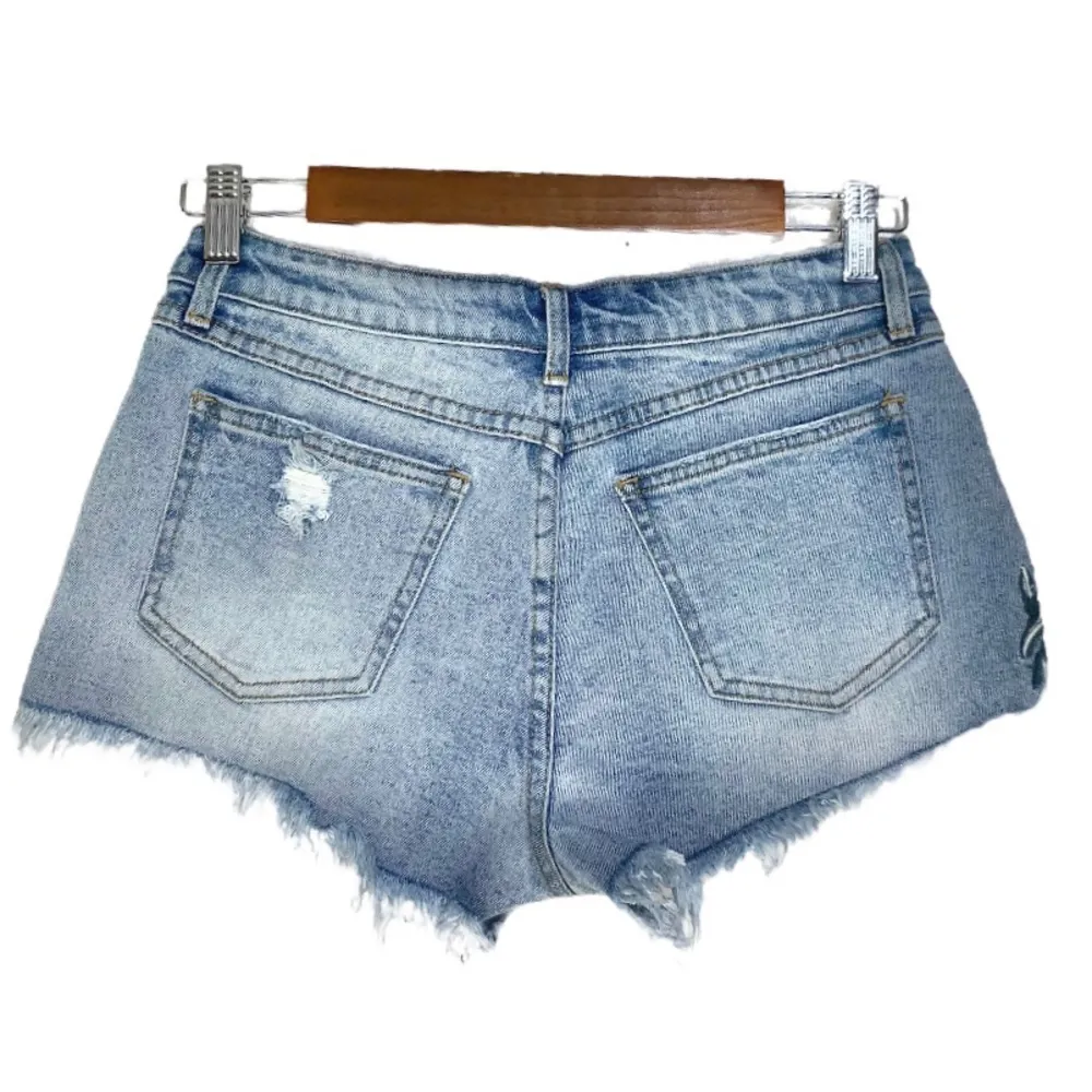 Angel Kiss Floral Embroidered Distressed Fray Hem Mid Rise Denim Shorts NWOT - Image 2