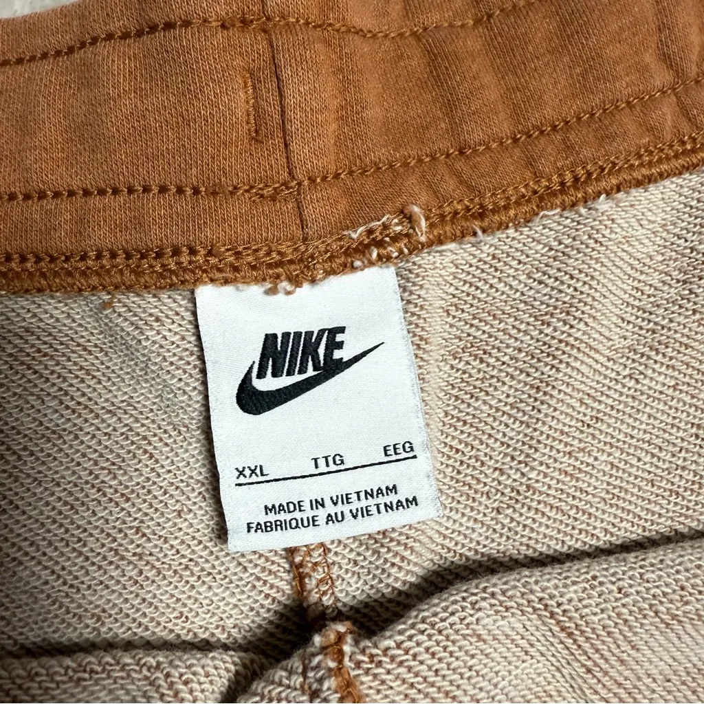 Nike sportswear club fleece Tan Shorts SZ:XXL - Image 10