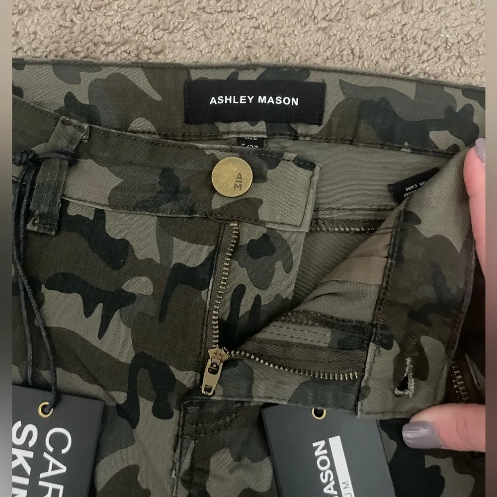 NWT Ashley Mason Camo Skinny Cargo Pants, Size 5/27 - Image 7