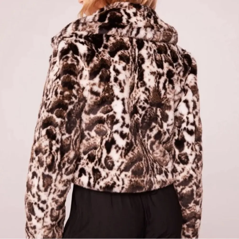 NIP Band of The Free size small Ivory Black crop jacket - Image 2