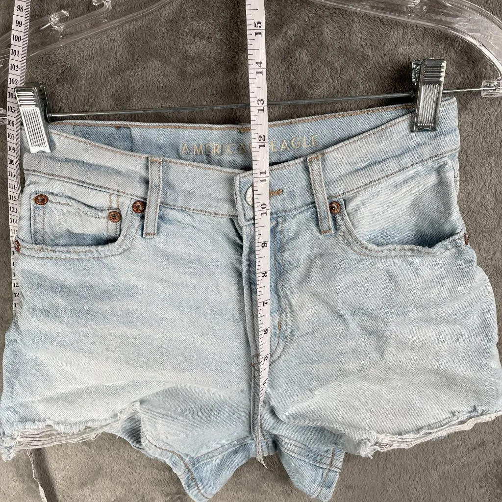 American Eagle Relaxed Denim Shorts Women’s XS Light Wash Strigid Distressed Y2K - Image 5