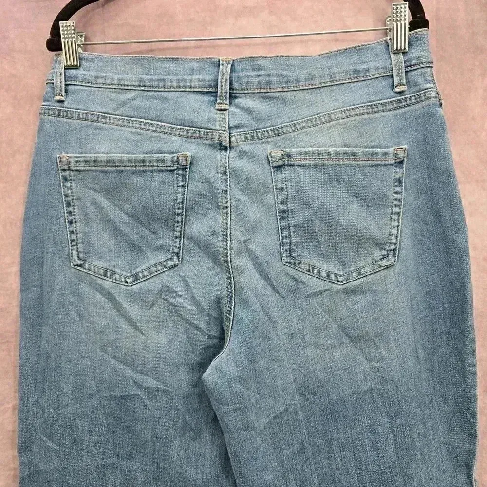 Gloria Vanderbilt Amanda Light Blue Zip Up Button Womens Regular Jeans Size 12 - Image 4