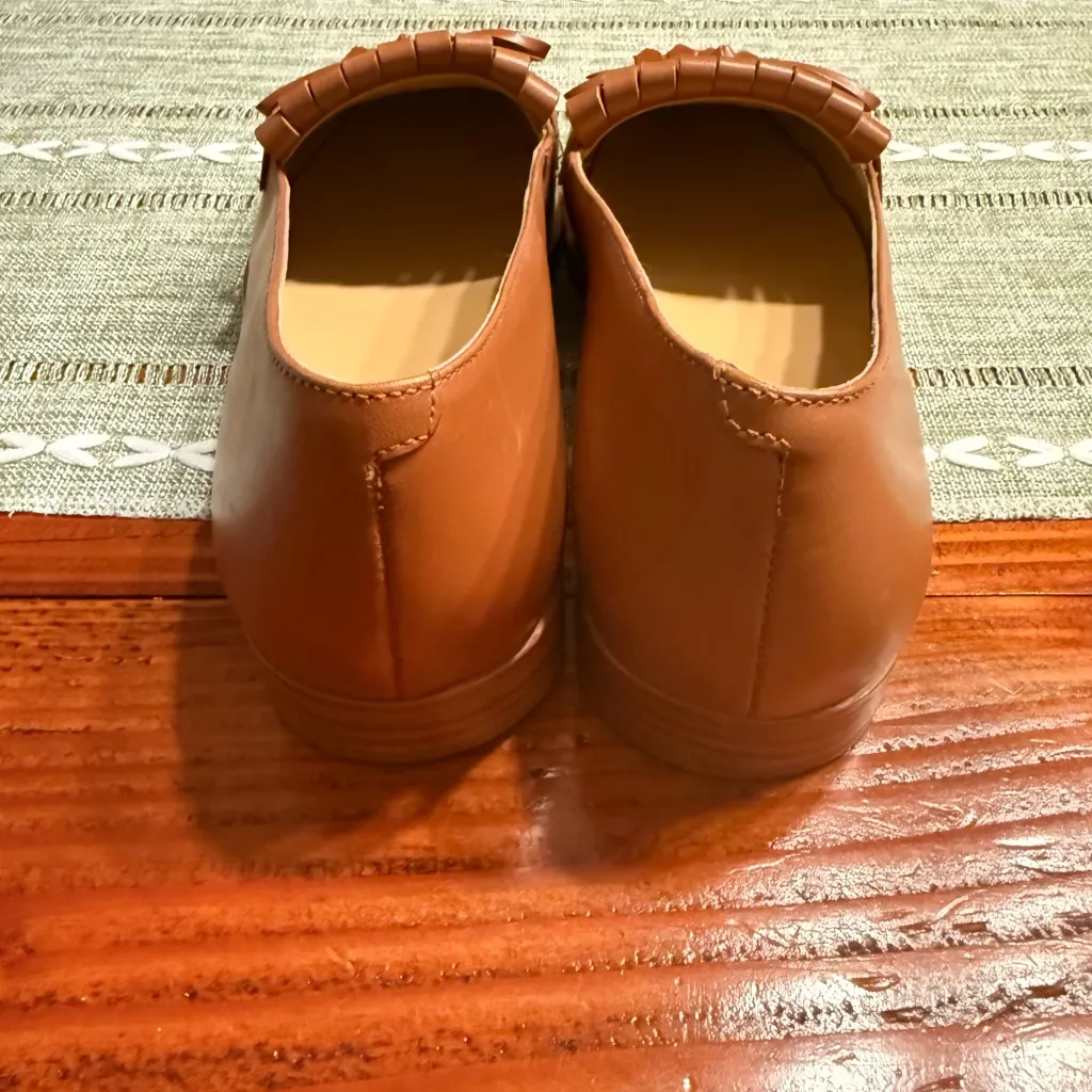 TALBOTS LEIGHTON KILTIE LEATHER LOAFERS - SIZE 7 - Image 4