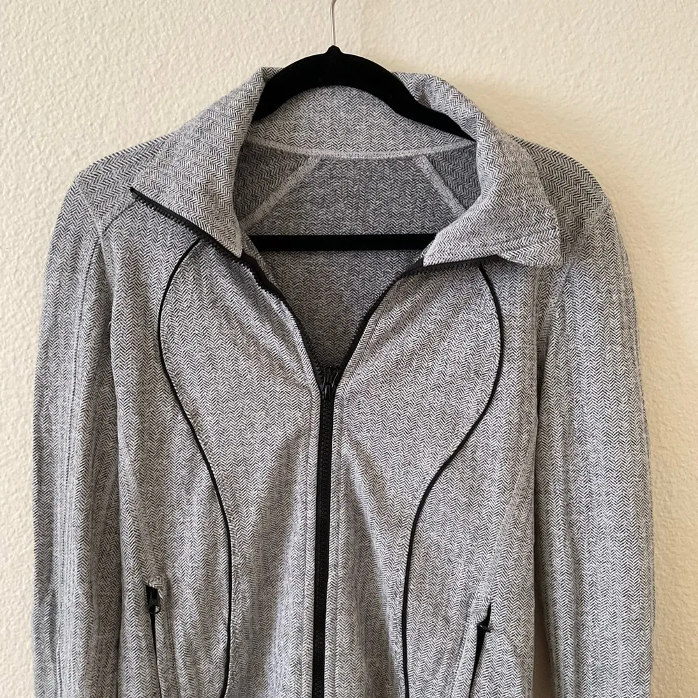 Lululemon Nice Asana Jacket *Herringbone Heathered Black White / Black Size 4 - Image 4