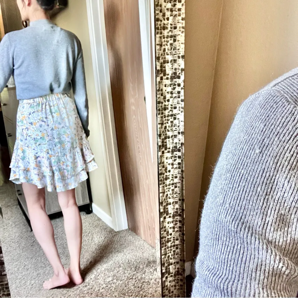 Lauren Conrad floral ruffle skirt - Image 3