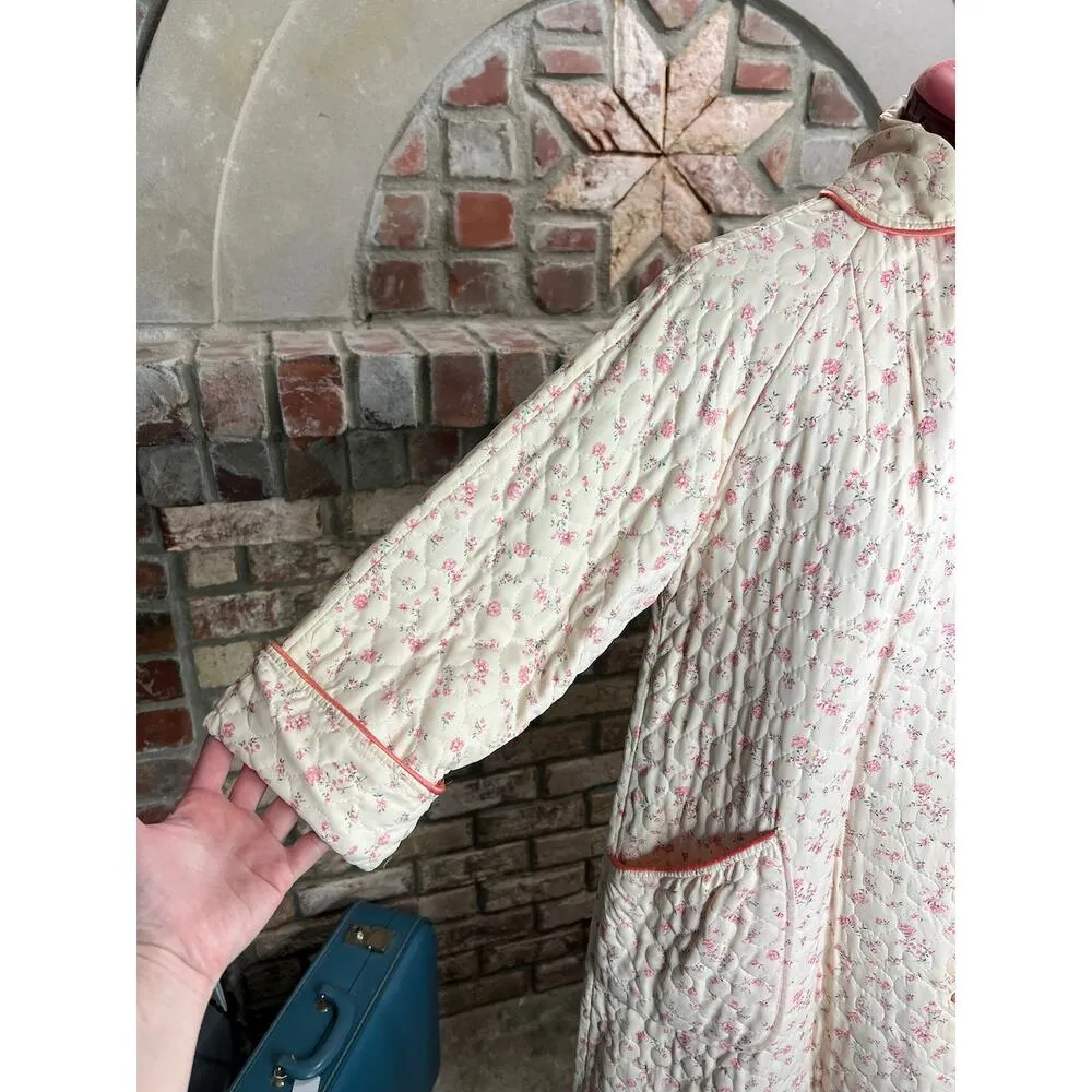 robe quilted floral pink cream light button front Size M - Image 7