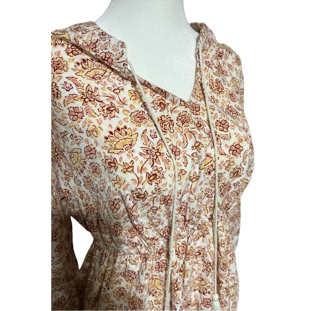 Isabel Maternity  by Ingrid & Isabel Floral Tunic Top size Medium - Image 3