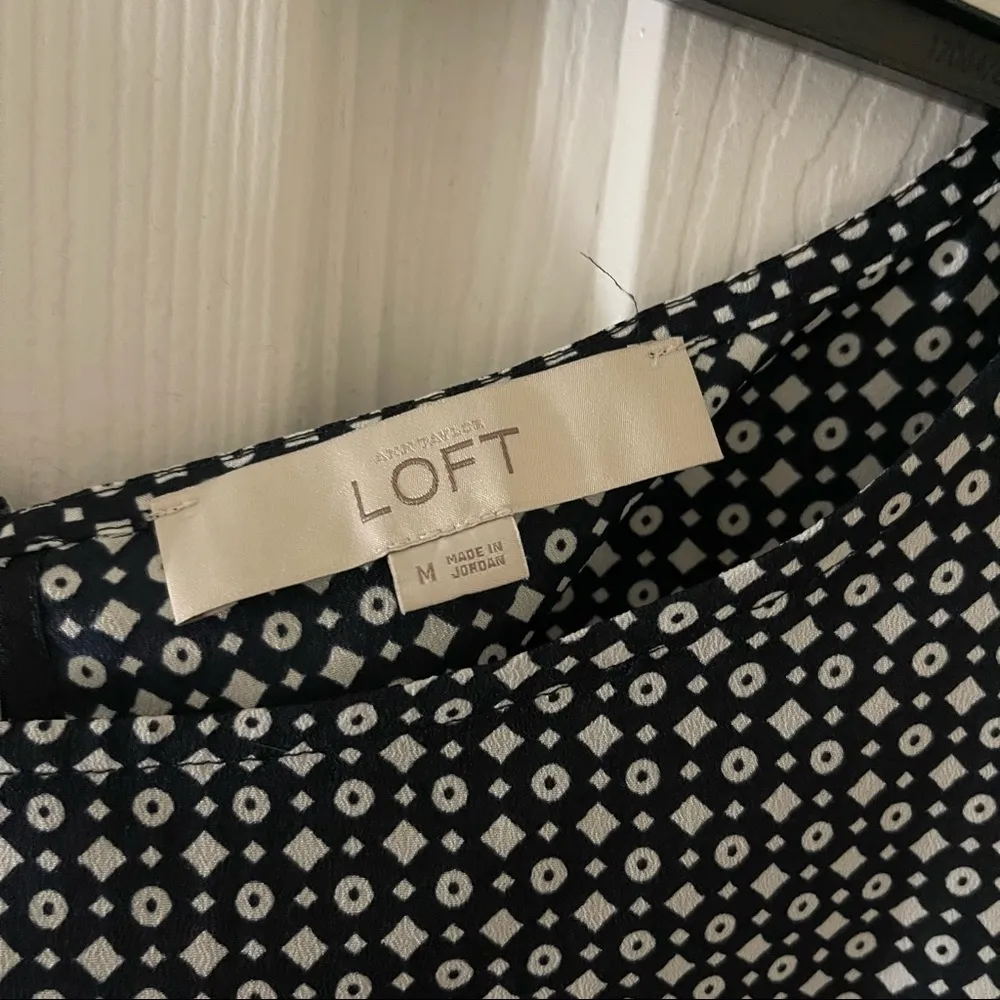 Ann Taylor LOFT Navy Blue Printed Sleeveless Blouse Tank - M - Image 3