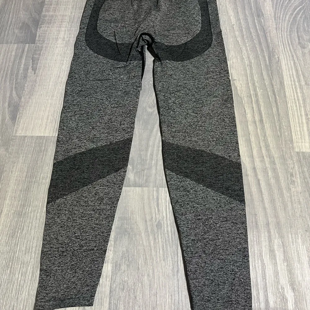 Victoria’s Secret PINK Black Thick Leggings; Medium Women’s - Image 10