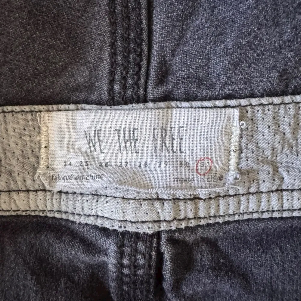 We The Free x Free People - Black Washed Denim Boho Utility Overalls Sz 31 - Image 6