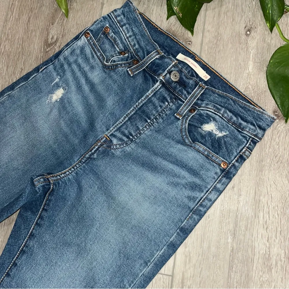 Levi’s Wedgie Skinny Mom Jeans 26 - Image 2