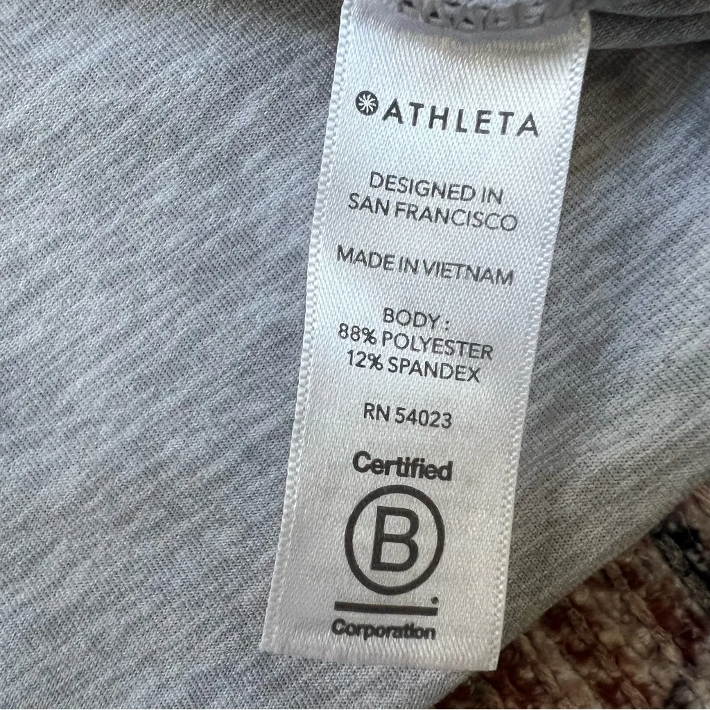 Athleta Uptempo Crop Hoodie Heather Gray Size Medium Lightweight Pullover - Image 9