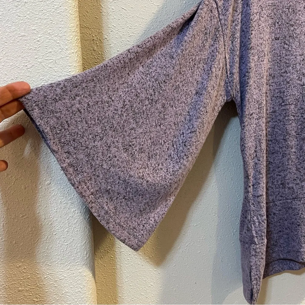 2 women’s tops size medium lavender gray cream lace - Image 10