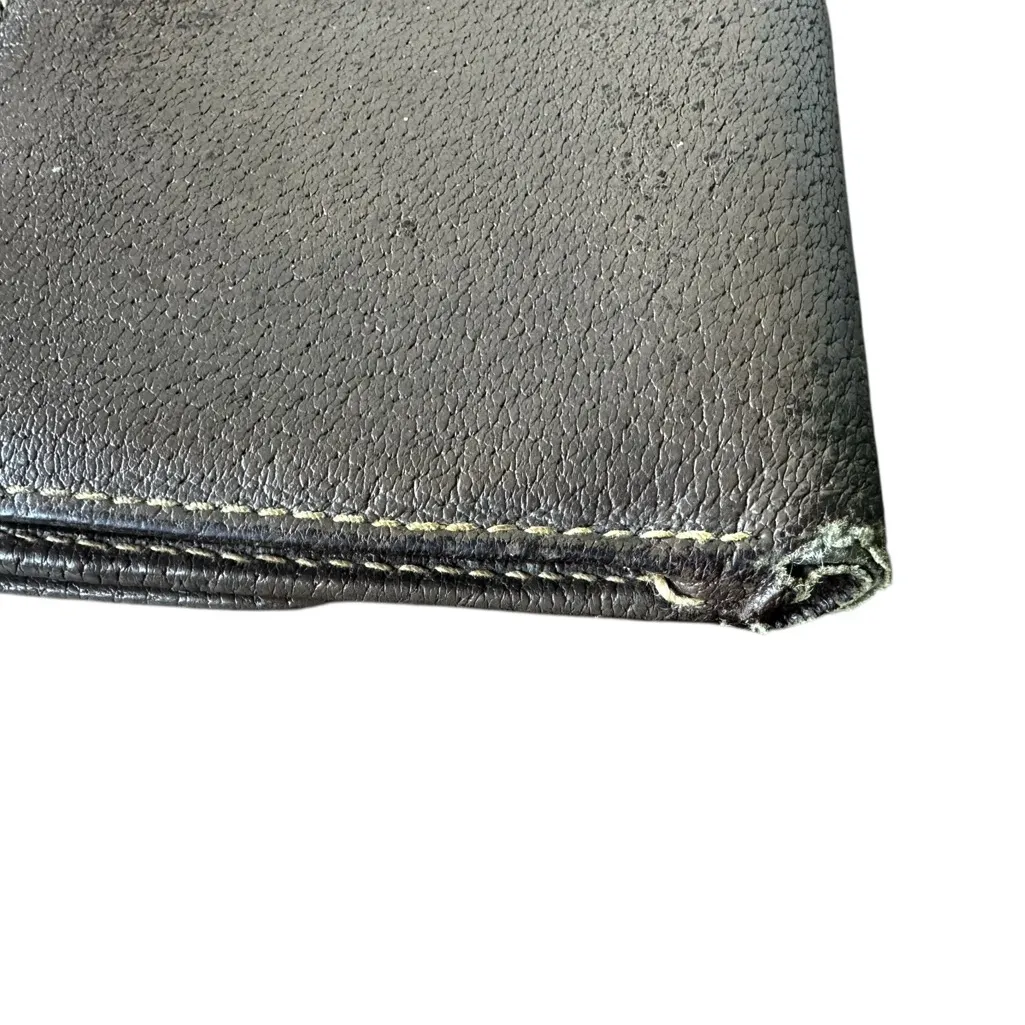 VINTAGE LEATHER GUCCI WALLET WITH BIG DOUBLE "G" CLOSURE - 7" - Image 6