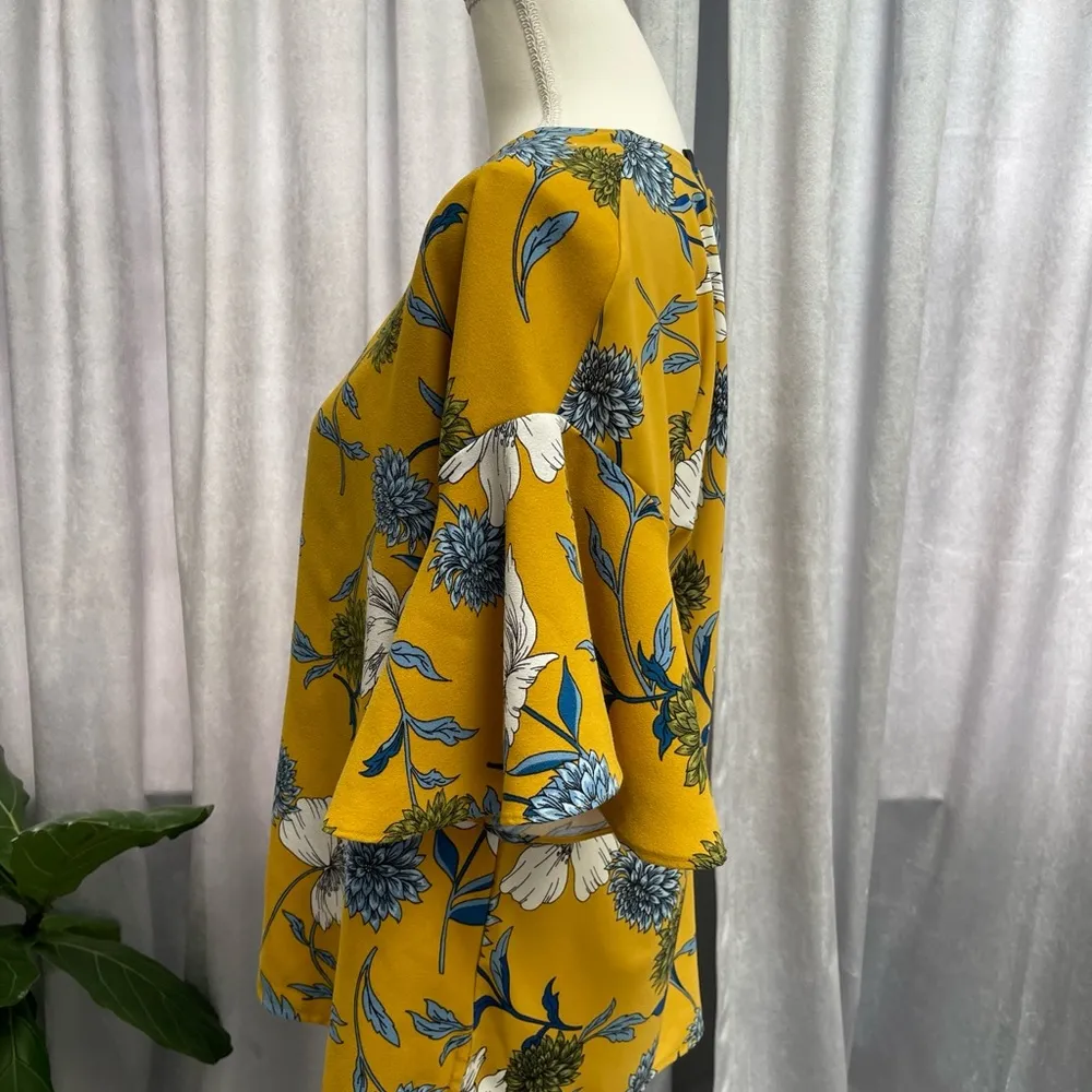 Ann Taylor Factory-Women’s Med Top-Mustard/Royal Blue/Green/White-Flare Sleeve - Image 2