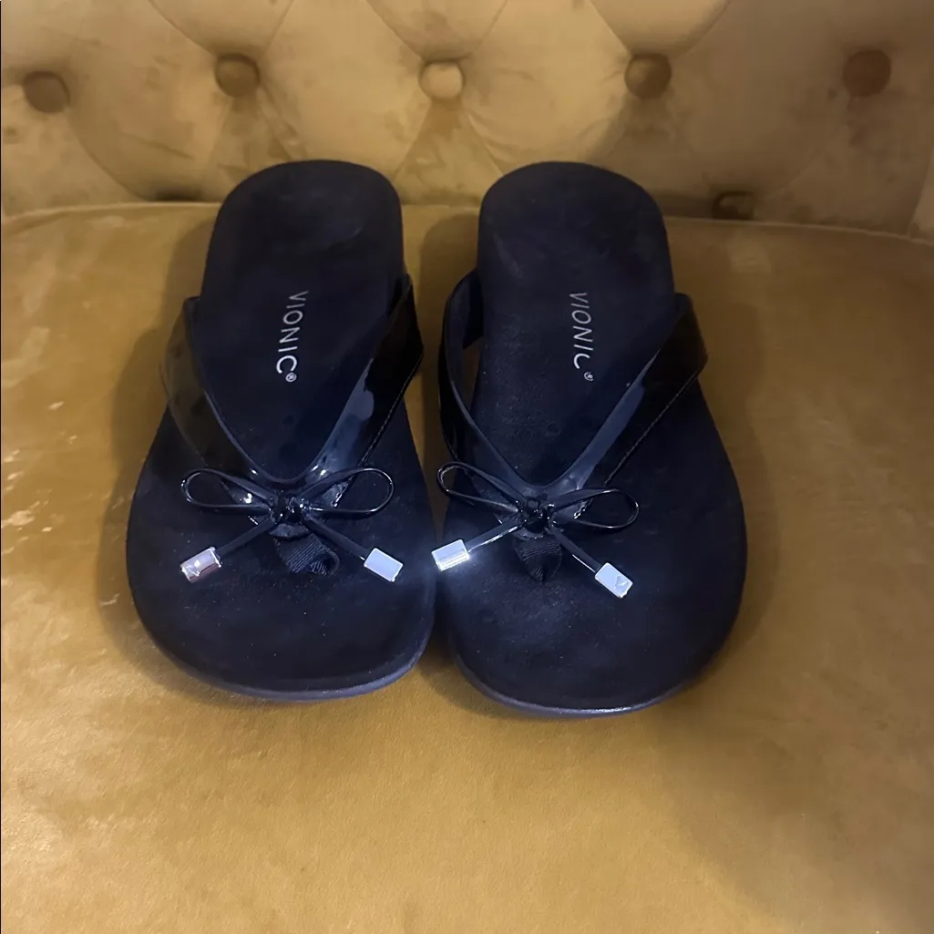 Vionic Bella Black Thong Sandals with Bow Detail Size 10 - Image 2