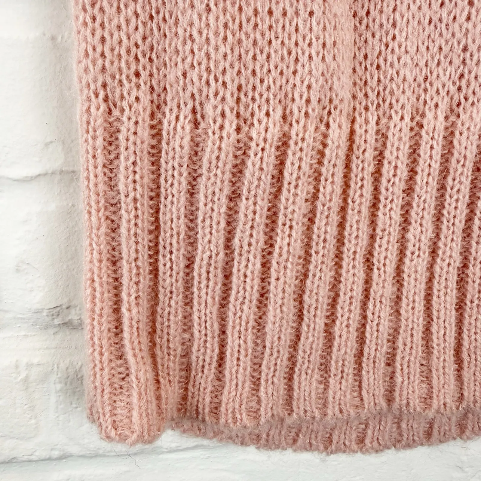 Kimchi Blue Jones Pink Sparkly Strawberry Printed Sweater Vest Knit Size Medium - Image 5