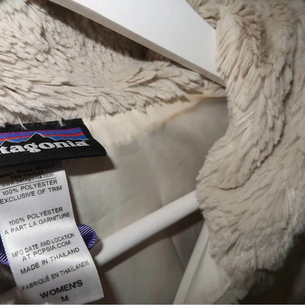 Patagonia faux fur vest - Image 5