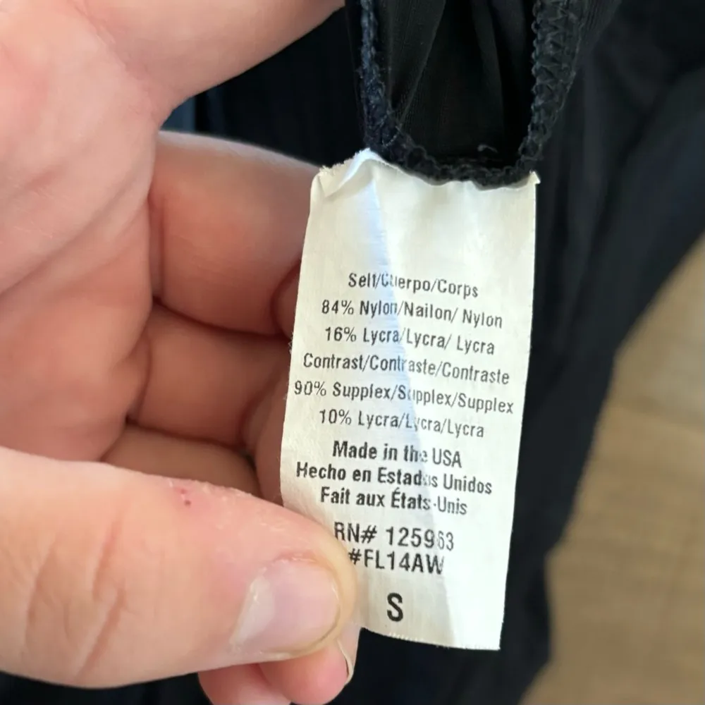 beyond yoga black sheer draped open cutout back tank top - Image 4