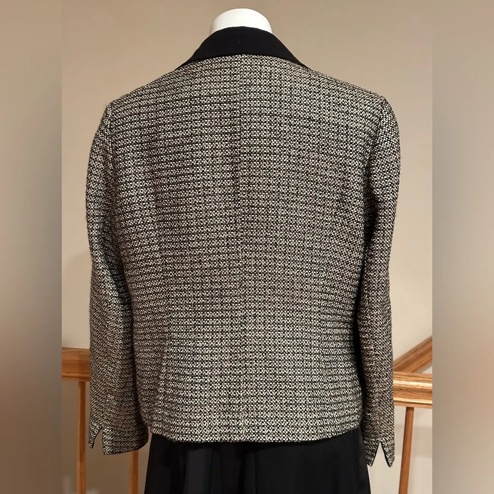 Brown Beige Black Wool Blend 2 Button Jacket Sz M Hook Closure. - Image 7