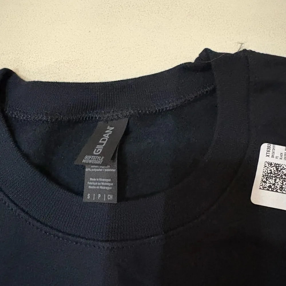 Gildan 🏔️ **Mount Hood  Sweatshirt - Black - Size Small (New with Tags)** 🏔️ - Image 4