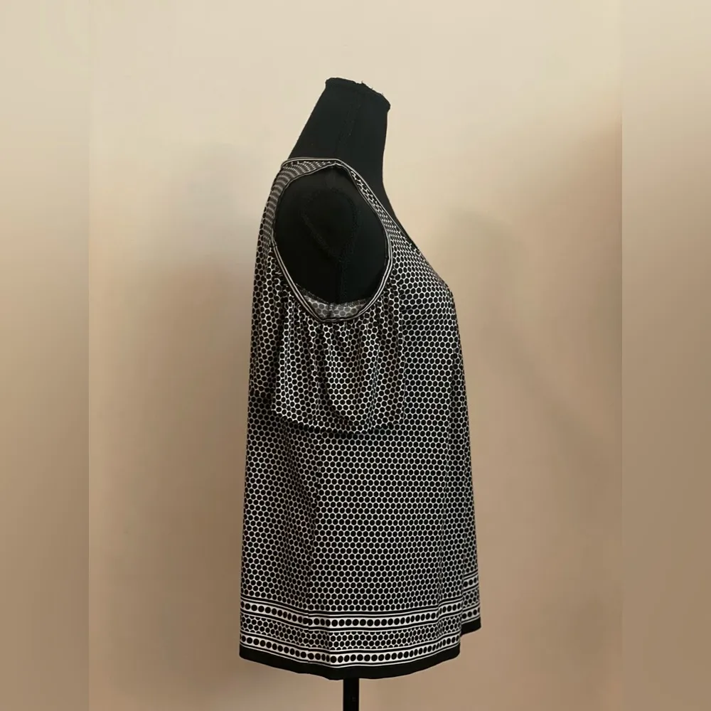 MAX‎ Studio Women’s Black/White Short Sleeve Shoulder Cut Out Sleeve Top Size S - Image 5