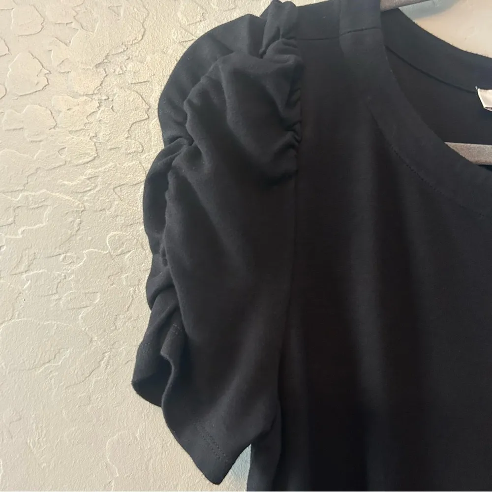 LOFT black short sleeve basic dress with ruched sleeves and circle skirt small - Image 4