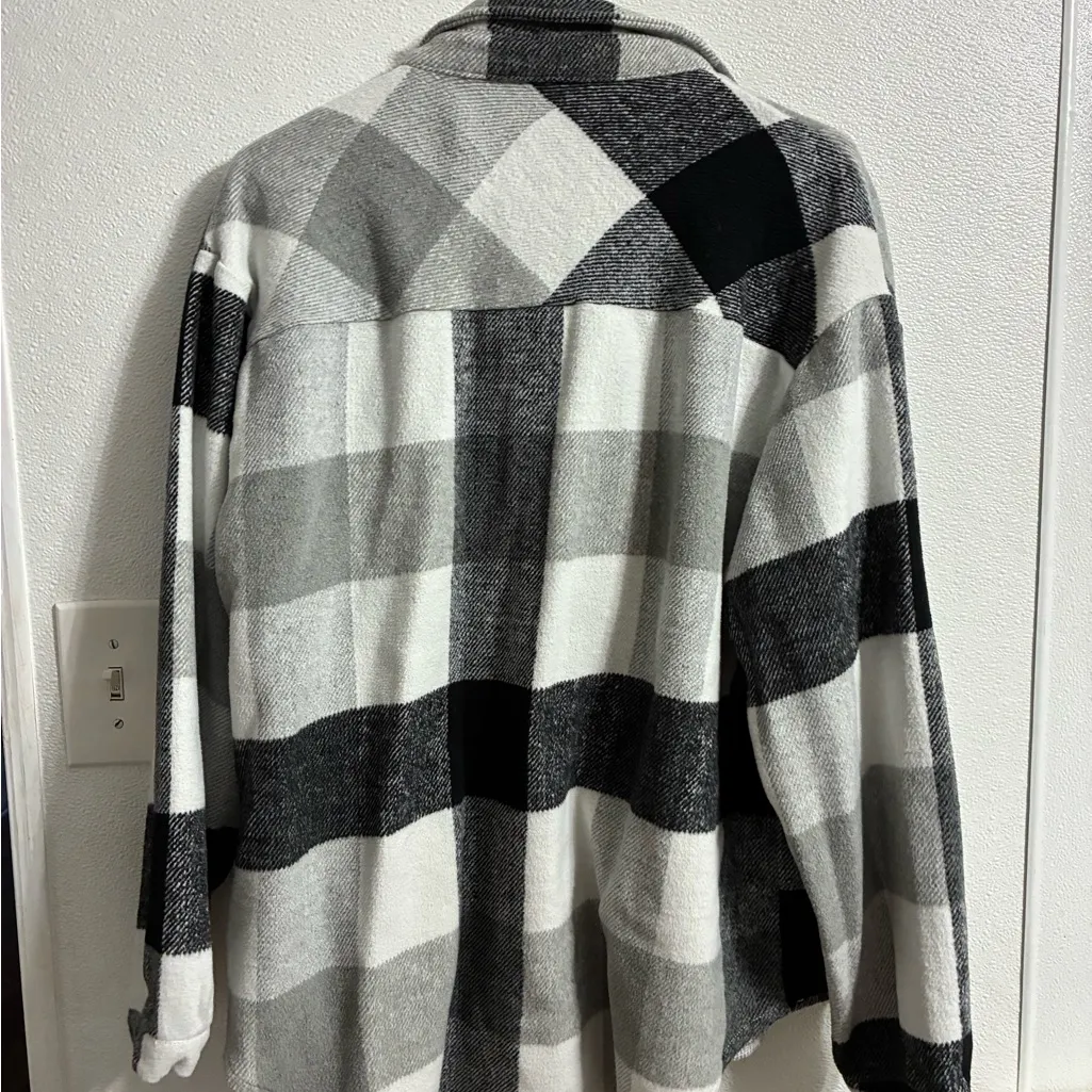 Black and White Plaid Shacket Jacket XXL Size 2X - Image 2