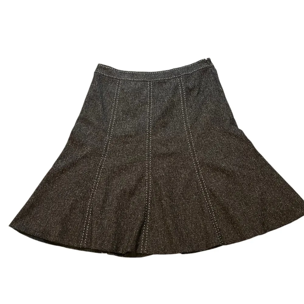 White House Black Market Gray Flared Skirt - Image 6