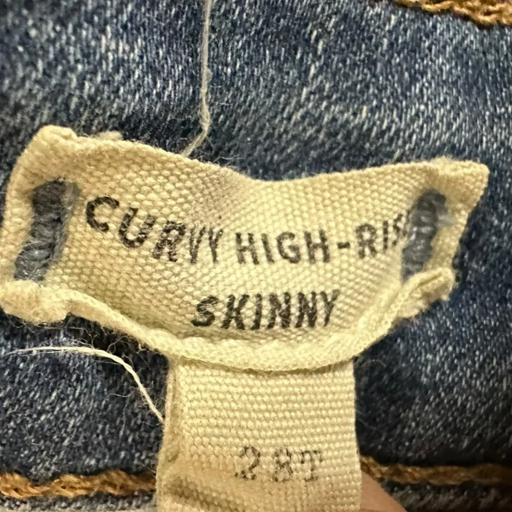 Madewell Curvy High-Rise Skinny Jeans: Drop Step-Hem Edition 28 Tall - Image 9