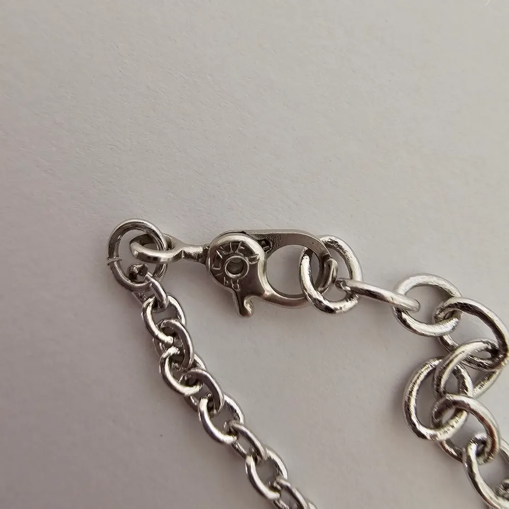 Short Silver Tone Metal Lariat Necklace chain with Blue Crystal Beads - Image 10