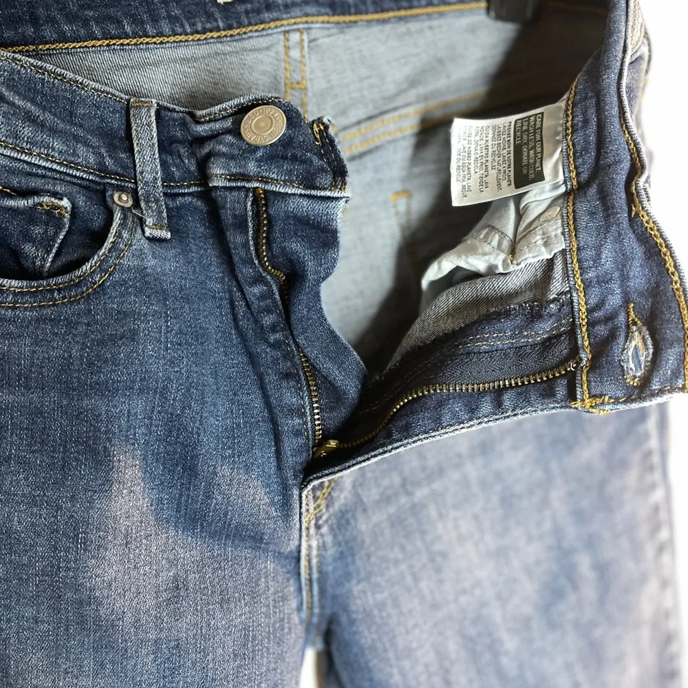 LEVIS 724 HIGH RISE STRAIGHT Jeans zipper and Button Closure Medium Wash - Image 7