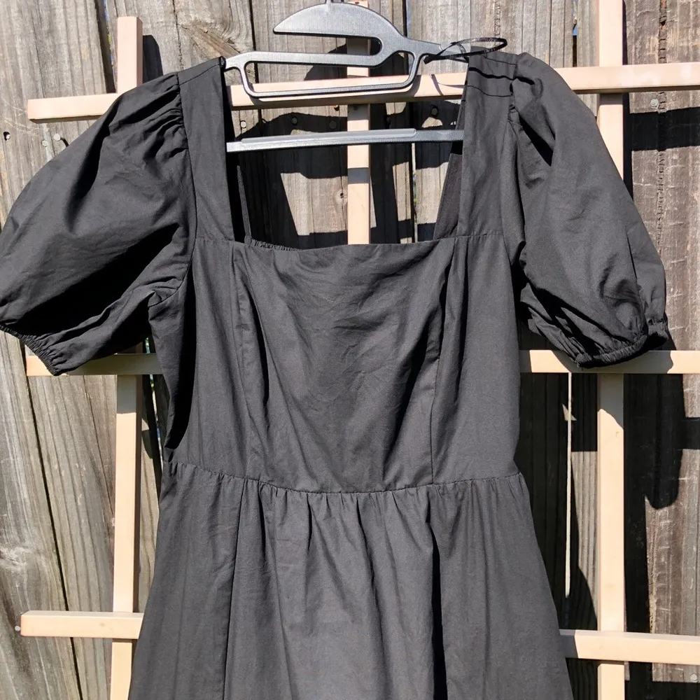 the Label Poplin Puff Sleeve Tiered Midi Dress Black - Size Small - Image 5